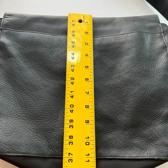 Vintage Fossil Black Pebble Leather and Nylon Crossbody Messenger Bag - Picture 12 of 14